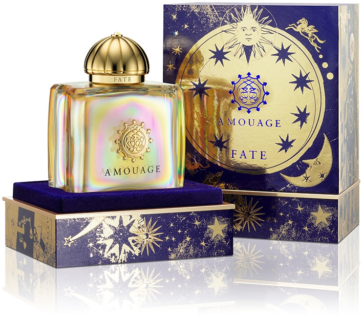 amouage_fate_woman_with_box